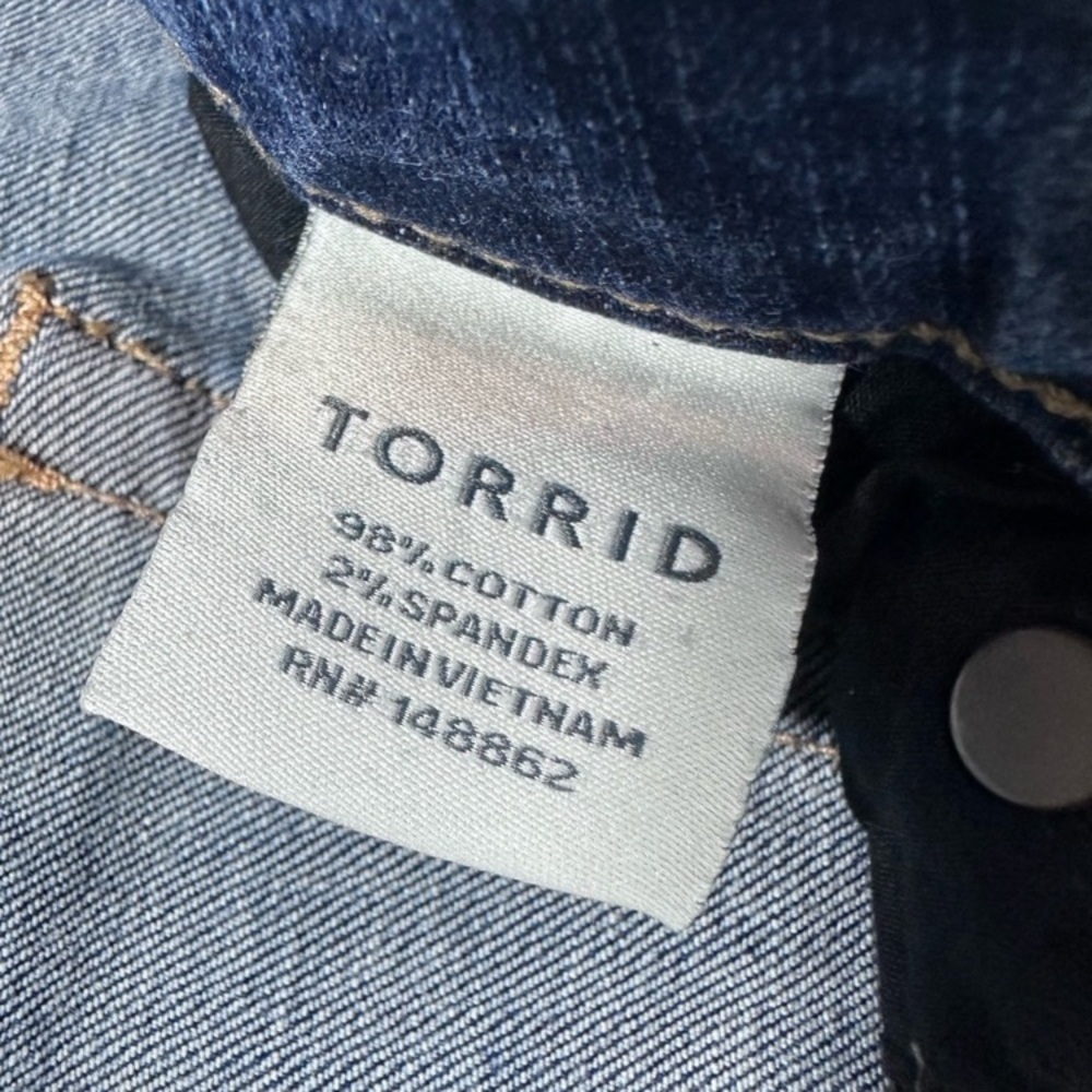 Torrid Womens Size 16 Cropped Jeans Dark Wash Raw Hem Stretch Denim - Picture 8 of 15